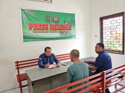 Polres Jayapura Limpahkan Tersangka dan Barang Bukti Minyak Tawon Palsu