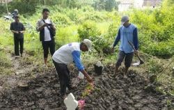 Kisah Pilu Pria Tertemper Kereta, Jenazah Tak Dipulangkan Keluarga, Korban Dimakamkan di Bojonegoro
