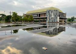 Baru Diperbaiki hingga Miliaran Rupiah, Halaman GOR Utama Bojonegoro Tergenang Air Hujan