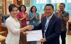 Viral! Pramugari Gadungan Khairun Nisya Diterima Garuda Indonesia, Cek Faktanya