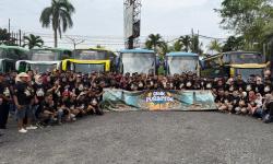 Ketum PKR Tuntas Subagyo Ajak 250 Warga Desa Purbayan Piknik Gratis ke Bali