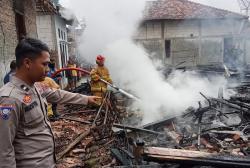 Rumah Kayu Jati di Grobogan Ludes Terbakar, Kerugian Rp200 Juta
