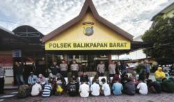 Polisi Gagalkan Tawuran di Balikpapan Barat, 14 Remaja Bersenjata Diamankan Dini Hari