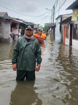 Banjir Rendam Permukiman Cakung Barat, Ratusan Warga Mengungsi dan Dapur Umum Disiagakan