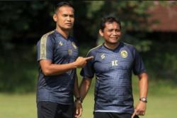 Lawan Persib Lagend, Kuncoro Meninggal Dunia Sempat Kolaps di Pinggir Lapangan, Begini Kronologinya