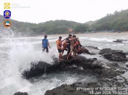 Pengunjung Pantai Siung Terseret Ombak, Berhasil Diselamatkan Tim SAR dan Nelayan