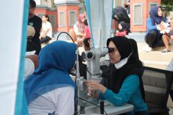 Tak Perlu Lagi Angkat Kacamata, Warga Lamongan Dikenalkan Cara Modern Atasi Masalah Mata