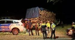 Truk ODOL Bikin Resah! Kabel Listrik Putus Beruntun, Satlantas Pangandaran Turun Tangan