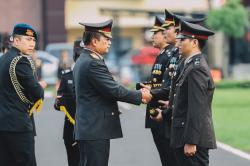 Kapolda Jatim Anugerahkan Tanda Kehormatan kepada 2.684 Personel