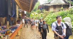 Jelang Kawalu, Wisatawan Padati Kawasan Adat Baduy Lebak