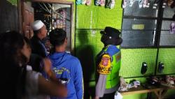 Api Membesar dalam Hitungan Menit, Gudang Sandal di KBB Habis Terbakar