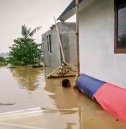 Rumah Panggung Program KDM Ikut Terendam, Warga Karangligar Tetap Kebanjiran