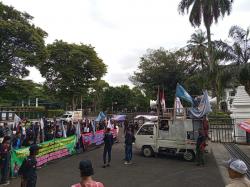Tunda Bayar dan Defisit Masif, Demonstran Serang Tata Kelola Keuangan Pemprov Jabar