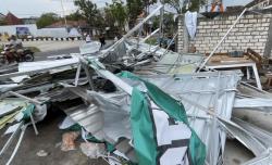 Angin Kencang Terjang Sukolilo Sukodadi, Atap Bangunan Porak-poranda