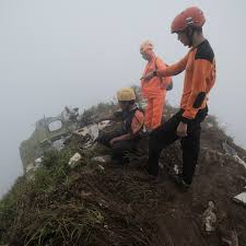 Dramatis Evakuasi Korban Pesawat ATR 42-500 Jatuh di Pegunungan Bulusaraung, Tim SAR Terjebak Badai