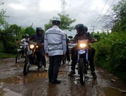 Naik Motor Trail, Gubernur NTB Tinjau Jalan Rusak Jalur Lintas Moyo di Sumbawa
