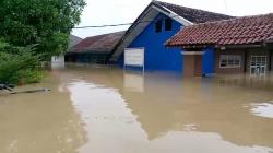 KBM Terhenti, Tiga Sekolah di Karawang Terendam Banjir Lebih dari Tiga Hari