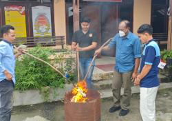 Satresnarkoba Polres Jayapura Musnahkan Barang Bukti Narkotika Jenis Ganja