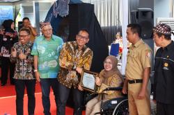 Ungkap Anggrek Langka Endemik Bojonegoro, Akademisi Unigoro Raih Penghargaan