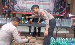 Ratusan Botol Miras Ilegal Disita Polres Jombang, Dibeli Warga dari Grobogan