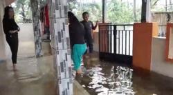 Sebulan Terendam Banjir, Warga Wanasalam Lebak Terpaksa Mengungsi