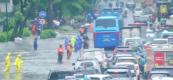 Info Lalu Lintas, Cawang Banjir Parah, Hindari Jalan DI Panjaitan Macet Parah