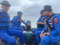 Sat Polairud Polresta Pati Sisir Laut Jawa Cari Dua Nelayan Hanyut Setelah Perahu Diterjang Ombak