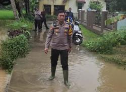 Sungai Cijantungeun Meluap Hingga Satu Meter, Akses Jalan di Tenjo Terputus