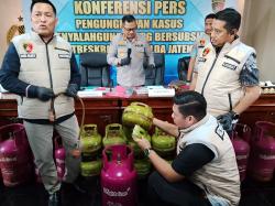 Polda Jateng Bongkar Praktik LPG Oplosan, 4 Pelaku Ditangkap, Sita Ribuan Tabung Gas