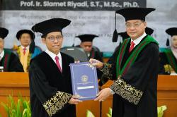 UMY Tambah 2 Guru Besar, Rektor: Literasi Teknologi Diperlukan