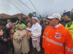 Gubernur Pantau Lokasi Longsor di Cisarua Sebut Medan di Lokasi Pencarian Sulit