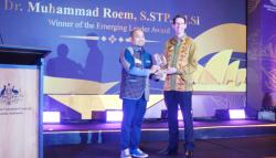 Konsulat Jenderal Australia Anugerahi Muhammad Roem Emerging Leader Award