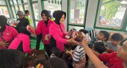 Polres Pemalang dan Bhayangkari Berikan Trauma Healing untuk Warga Terdampak Banjir Bandang