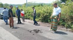 Baru Diperbaiki Sudah Rusak Lagi, Kasus Jalan Buraen–Pantai Teres Terancam Berlanjut