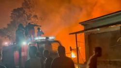 Kebakaran Hebat Hanguskan 30 Rumah dan Satu Sekolah di Katingan, Kerugian Ditaksir Miliaran Rupiah