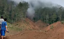Tragis! Bapak dan Anak Tertimbun Longsor di Watukumpul Pemalang