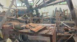 Empat Ruang Kelas SD Negeri 2 Latak Grobogan Ambrol, Siswa Terpaksa Belajar di Tempat Lain