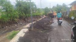 Banjir Bandang Sungai Comal di Desa Pepedan Moga Sisakan Material Pasir hingga Puluhan Kubik