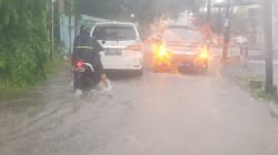 Curah Hujan Ekstrem, Sejumlah Ruas Jalan di Pusat Kota Indramayu Tergenang Banjir