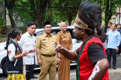 Ketika Wapres Gibran Blusukan di Kampus UKSW, Ngantin Bareng Mahasiswa hingga Diskusi Bahas AI