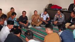 Dinilai Tak Adil Belasan Pekerja Tambang Pasir Lumajang Desak Pemindahan Pos SKAB Madurejo