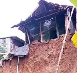 Warga Kampung Gambir Lebak Diliputi Kecemasan Pasca longsor, Tak Bisa Tidur dan Hilang Nafsu Makan