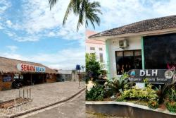 DLH Siapkan MOU untuk Pengelolaan Sampah Pantai Senaya Beach