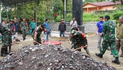 Gotong Royong di Rumah Ibadah, Dandim  Gowa Pimpin Kerja Bakti Masjid