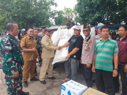 Rusak Akibat Gelombang Pasang, Tanggul Gili Ketapang Mulai Perbaikan Darurat