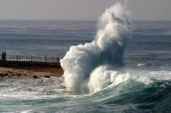 BMKG Ingatkan Potensi Gelombang Tinggi di Perairan Indonesia 28–31 Januari, Simak Wilayahnya!