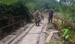 Jembatan Cikadu Nyaris Ambruk, Warga Agrabinta Hidup dalam Bayang-Bayang Bahaya