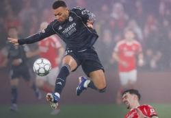 Hasil Lengkap Liga Champions: Real Madrid Tumbang di Markas Benfica