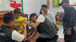 Trauma Banjir Masih Membekas, Ibu Lansia di Pulosari Selamatkan Anak Kembar Disabilitas dari Maut