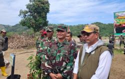 Menanam Harapan Pascabencana, TNI dan Pemda Hijaukan DAS Pidie Jaya dengan 1.000 Pohon